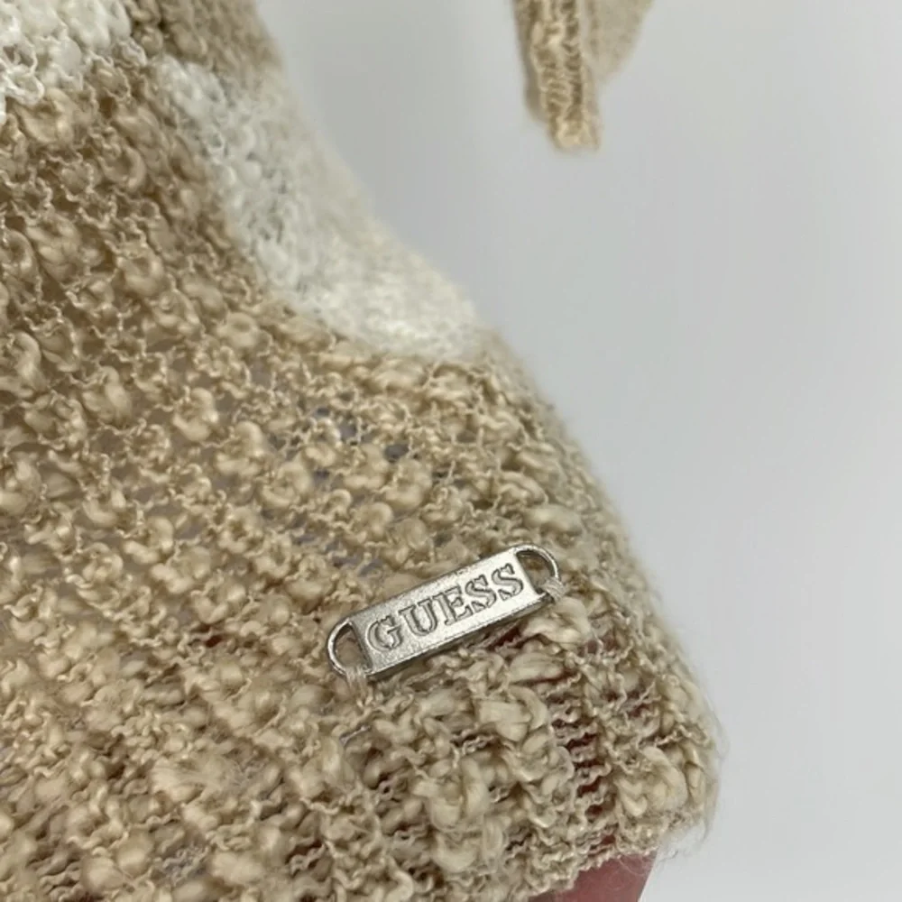 UEC Guess tan & cream v-neck acrylic blend sweater size small